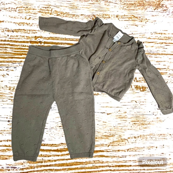 Bundle! Baby girls clothes size 12m! Excellent condition - Picture 1 of 5